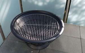 Feuerschale und Grill